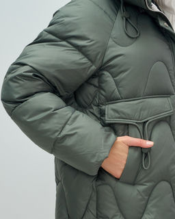 Куртка зимняя женская с капюшоном модная цвета хаки 7653Kh - Visdeer фото 11