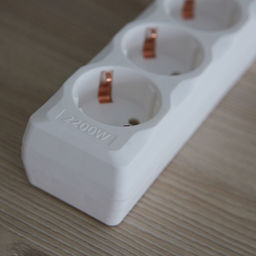 S-GSU5-3 WHITE Cетевой фильтр серии Universal, 3м (Пвс 3*0,75), 5 гнезд, с/з. 10А. Защита от перенапряжения, короткого замыкания. TM Uniel.