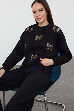 TRENDYOLMILLA Siyah Regular/Normal Kal?p Ici Polarl? Leopar Detayl? Kurdele Nak?sl? Orme Sweatshirt TWOAW25SW00307 фото 2