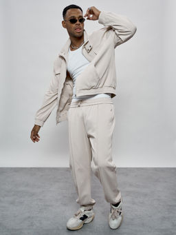 Спортивный костюм бежевого цвета