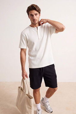 Siyah Regular Fit Kargo Cepli Dokulu _ort & Bermuda TMNSS26SR00021 - Trendyolmilla фото 2