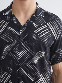 Regular Fit K?sa Kollu Desenli Viskon Erkek G?mlek