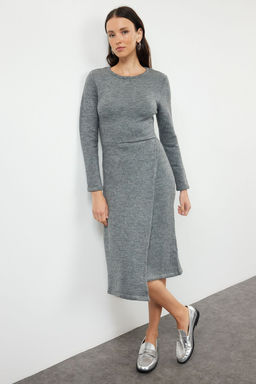 Antrasit Midi Triko Yumusak Dokulu Kruvaze Etek Detayl? Elbise TWOAW25EL00041