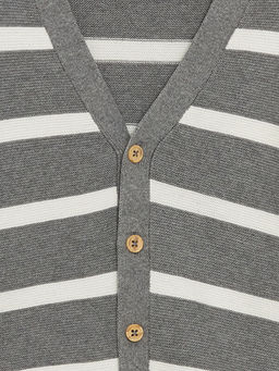 V Yaka ?izgili Erkek ?ocuk Triko H?rka