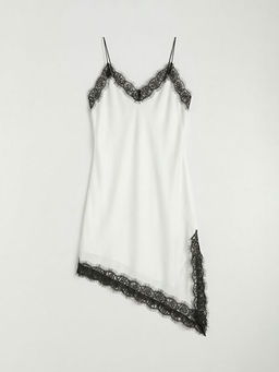 V Yaka Dantel Detayl? Saten Bluz