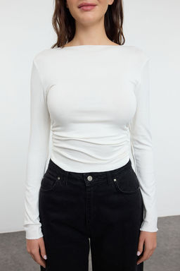 Ekru Viskon/Yumusak Kumasl? Fitted Buzgu/Drape Detayl? Kay?k Yaka Esnek Orme Bluz TWOAW25BZ00225