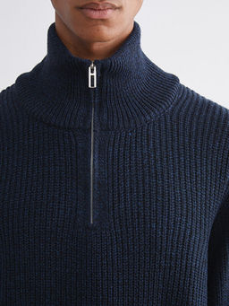 Dik Yaka Erkek Triko Kazak