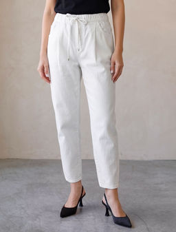 Джинсы Mom (Мом) с поясом на резинке из облегченного денима