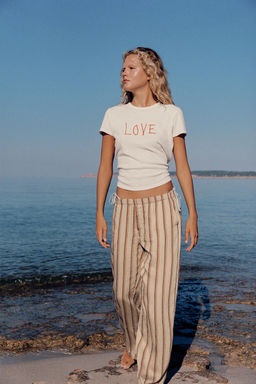 CAMISETA R?STICA TEXTO / blanco - Zara фото 2