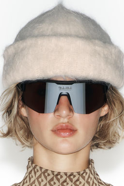 GORRO BEANIE CON ALPACA SKI COLLECTION / Crudo