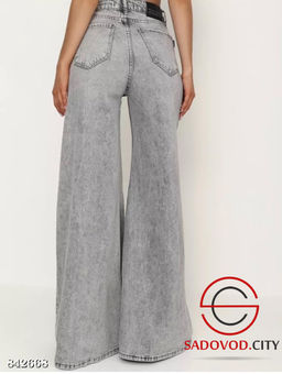 Джинсы с высокой посадкой