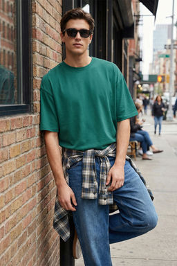 Zumrut Yesili Oversize/Genis Kesim Basic %100 Pamuklu Tok Kumas T-shirt TMNSS22TS0318