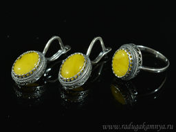 Кольцо Серьги с янтарем имитация размер 18