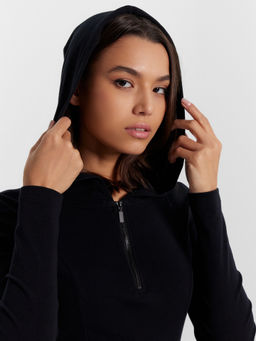 ПЛАТЬЕ ЖЕНСКОЕ ЧЕРНОЕ С РАЗРЕЗОМ НА НОГЕ черный 152654 - Mark formelle фото 5