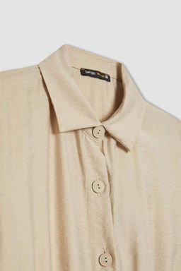 Льняное платье-миди с рубашечным воротником и поясом с короткими рукавами - Defacto фото 9