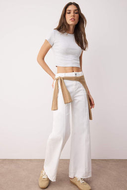 Beyaz Yuksek Bel Nervur Detayl? Paca Kesikli Wide Leg Jeans TWOSS25JE00310