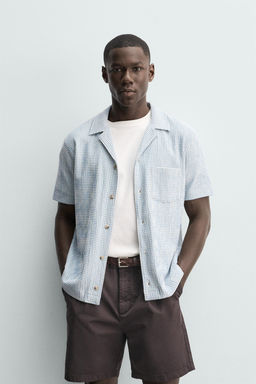 CAMISA REGULAR FIT ESTRUCTURA SEERSUCKER / Blanco / Celeste - Zara фото 2