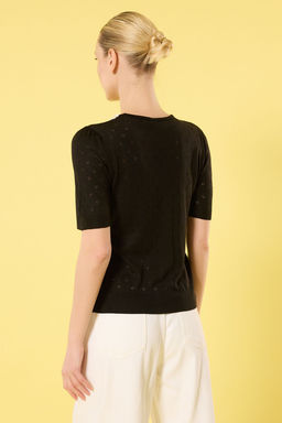 Trendyolmilla Siyah Bisiklet Yaka Dantel Detayl? Ajurlu Triko Bluz TWOSS25BZ00176