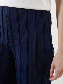 Beli Lastikli Dokulu Geni? Pa?a Kad?n Pantolon