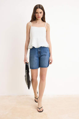 Beyaz Ask?lar? Baglama Detayl? S?rt? Gipeli Dokuma Bluz TWOSS26BZ00413