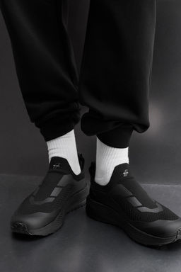 LACELESS RUNNING TRAINERS