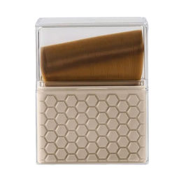 Kristaller Профессиональная скошенная кисть для макияжа с защитным футляром / Kabuki Beauty Brush, бежевый  фото 3