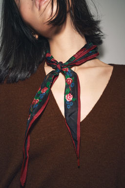 PRINTED BANDANNA WITH SILK EMBROIDERY