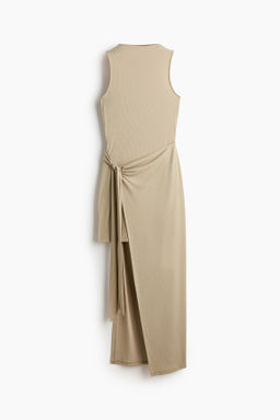 Vestido de canal? con panel decorativo