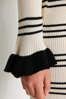 TRENDYOLMILLA Antrasit Mini Triko Cizgili Elbise TWOAW24EL00470  фото 8