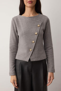 Gri Asimetrik Dugme Detayl? Regular Orme Bluz TWOAW26BZ00274 - Trendyolmilla фото 3