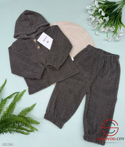 Костюмы из вязанного трикотажа