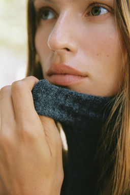 PUFF SLEEVE KNIT TOP - Zara фото 3