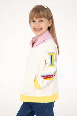 Кремовый свитшот для девочки Неожиданная скидка в корзине