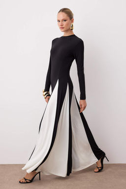 Siyah-Beyaz Renk Bloklu Orme Maxi S?k Abiye Gece Mezuniyet Elbisesi TPRAW26AE00017