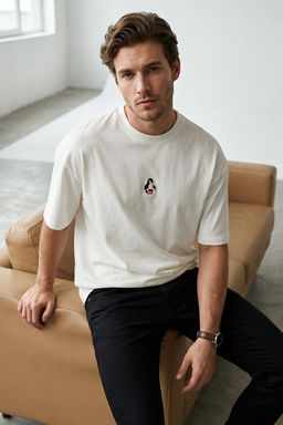 Ekru Oversize/Genis Kesim Penguen Nak?sl? %100 Pamuklu T-Shirt TMNSS23TS00243