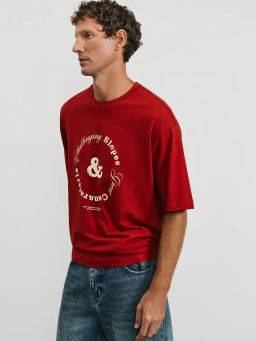 Футболка relax fit с принтом на груди / Zarina