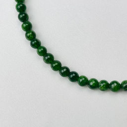 Бусы из Хромдиопсида