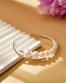 Браслет с жемчугом Жемчуг на убывание, d=6.5 белый в серебре