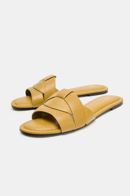 SANDALIAS PLANA PIEL CRUZADA / Mostaza