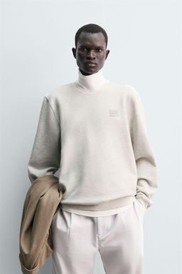ROLAND CORPORATION  CREW NECK SWEATSHIRT