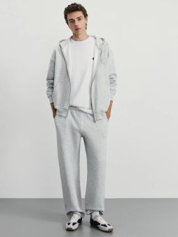 Худи на молнии с нашивкой / Zarina