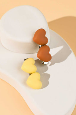 Набор заколок для волос зажим, арт. 71783 / 10 СЕРДЕЧКИ (в наборе: 2шт., 4 см, черный металл, полиметилметакрилат, цвет: коричневый, молочный, подложка из мелованного картона + ПЭТ-пакет с европодвесом)