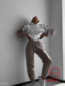 Костюм женский спортивный