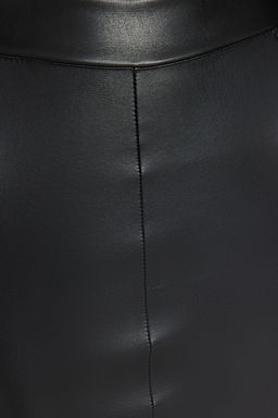 TRENDYOLMILLA Siyah Suni Deri Yuksek Bel Mini Etek TWOAW24ET00154 фото 12