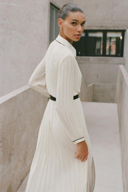 PLEATED DRESS WITH BELT - Zara фото 2