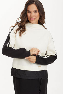 Костюм Magia mody 2496 молоко+ черный