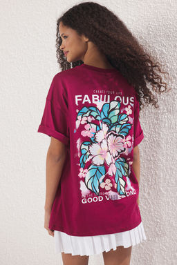 Koyu Visne Slogan ve Cicek Bask?l? Oversize/Genis Kal?p Orme T-Shirt TWOSS24TS00183