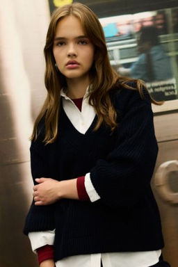 Okula Donus Oversize Genis Kal?p V Yaka Triko Kazak