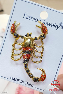 Брошь женская со стразами