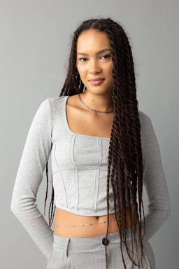 Приталенная футболка с длинными рукавами и круглым вырезом в рубчик - Defacto фото 3